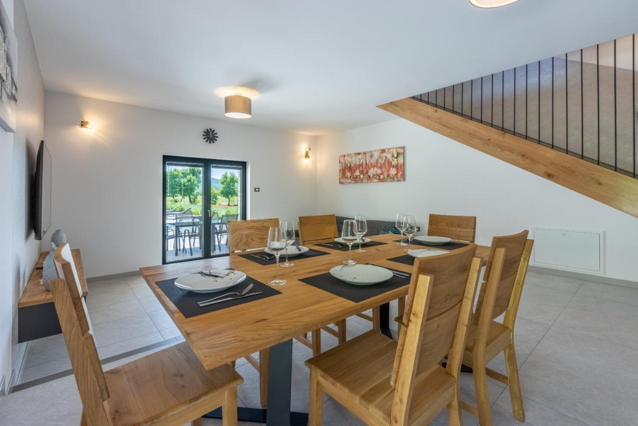 Villa Palma With Heated Private Pool Podhum Екстериор снимка
