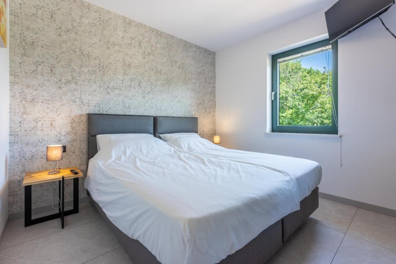 Villa Palma With Heated Private Pool Podhum Екстериор снимка