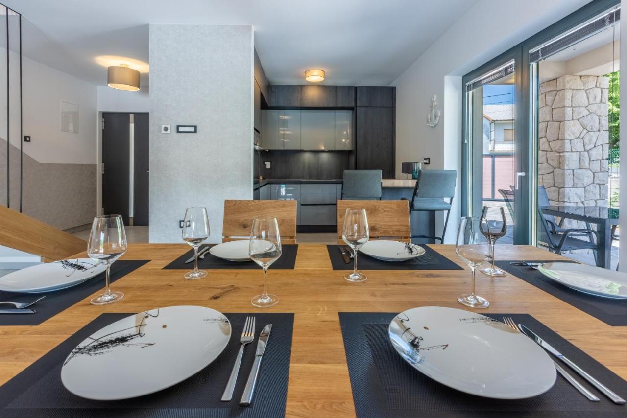 Villa Palma With Heated Private Pool Podhum Екстериор снимка