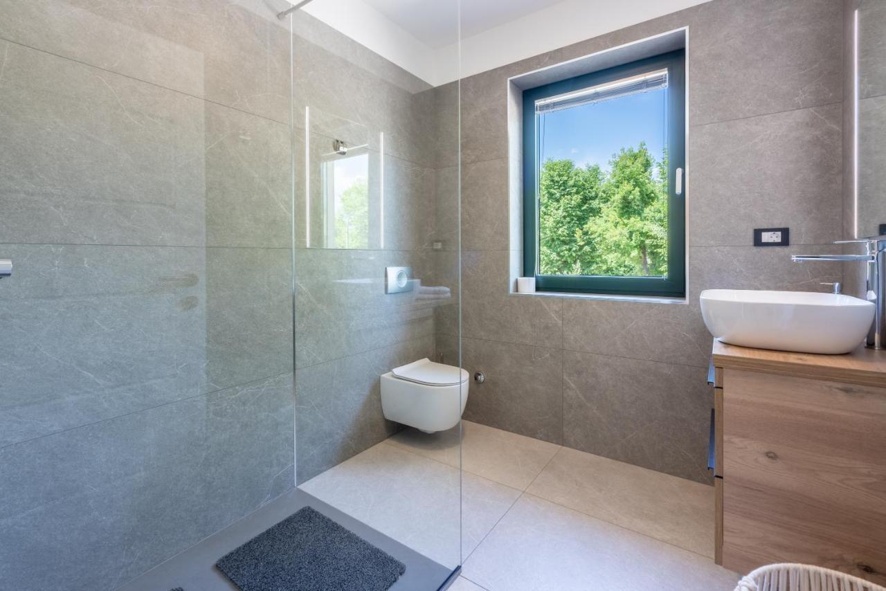 Villa Palma With Heated Private Pool Podhum Екстериор снимка